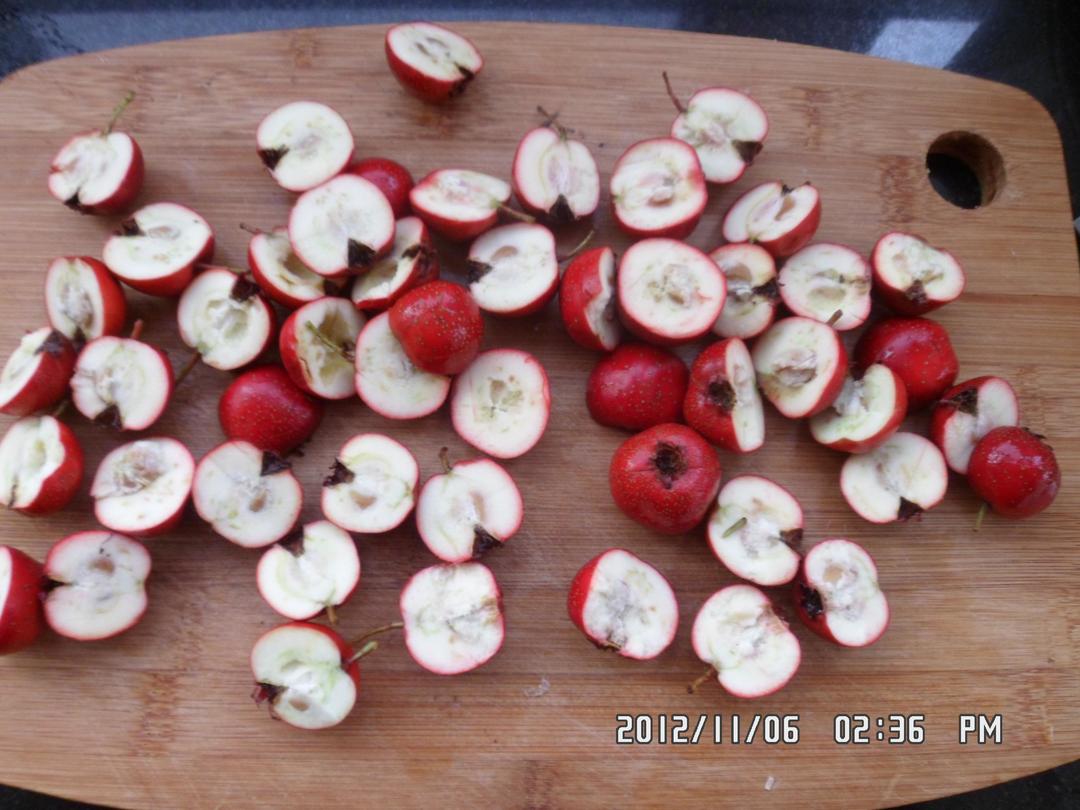 冰糖山楂水的做法 步骤2