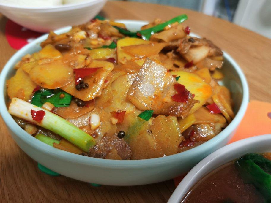 土豆回锅肉