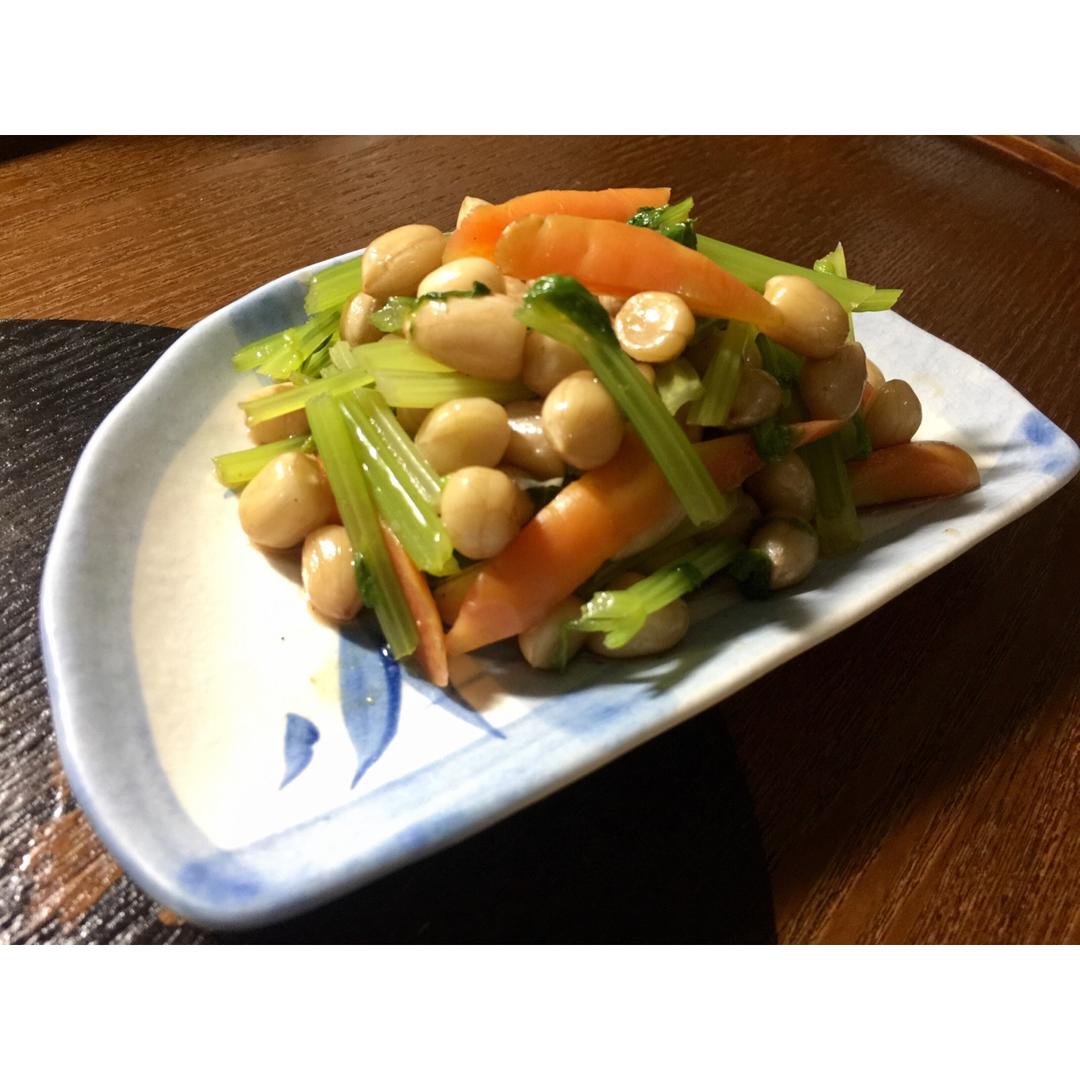 凉拌西芹花生胡萝卜