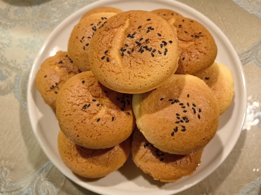 还原小时候的美食，老式脆皮蛋糕，每次都要排队买