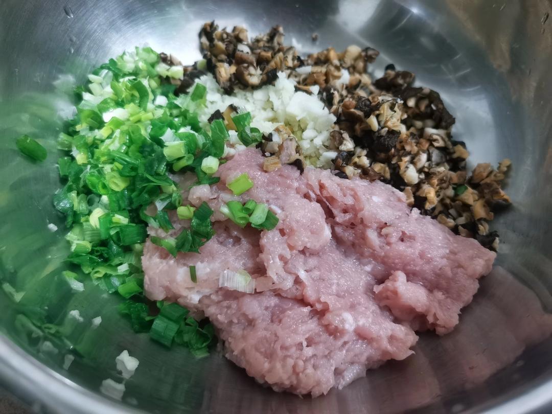 神仙配方肉包子     6个左右