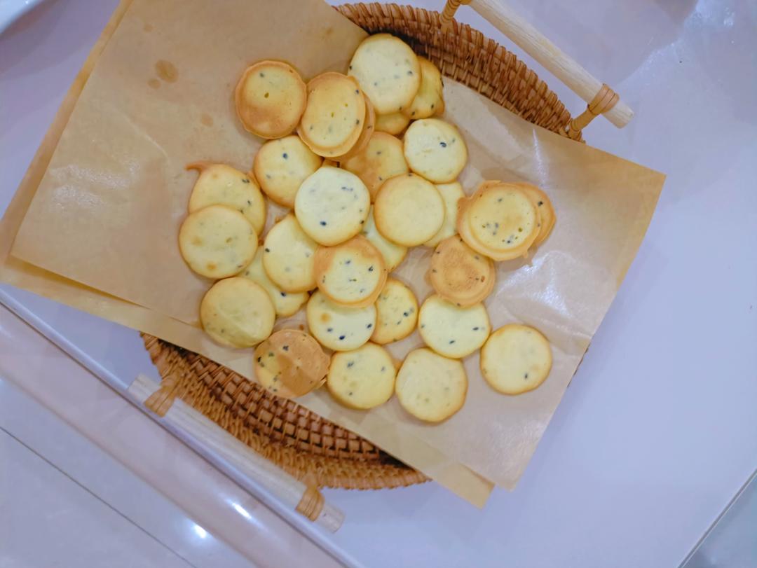 鸡蛋炼乳小饼干