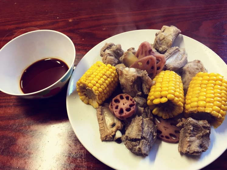 莲藕玉米排骨汤