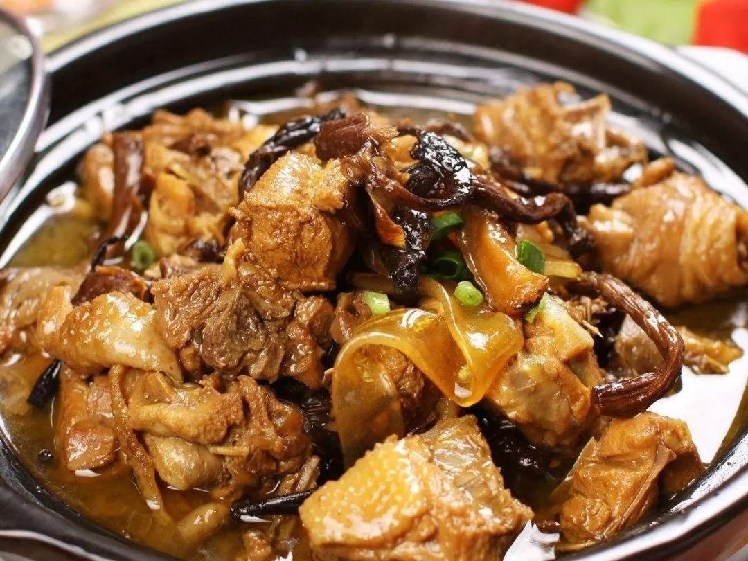 杨浩1229做的东北小鸡炖榛蘑