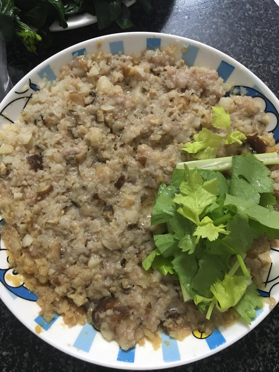 粤式香菇马蹄蒸肉饼