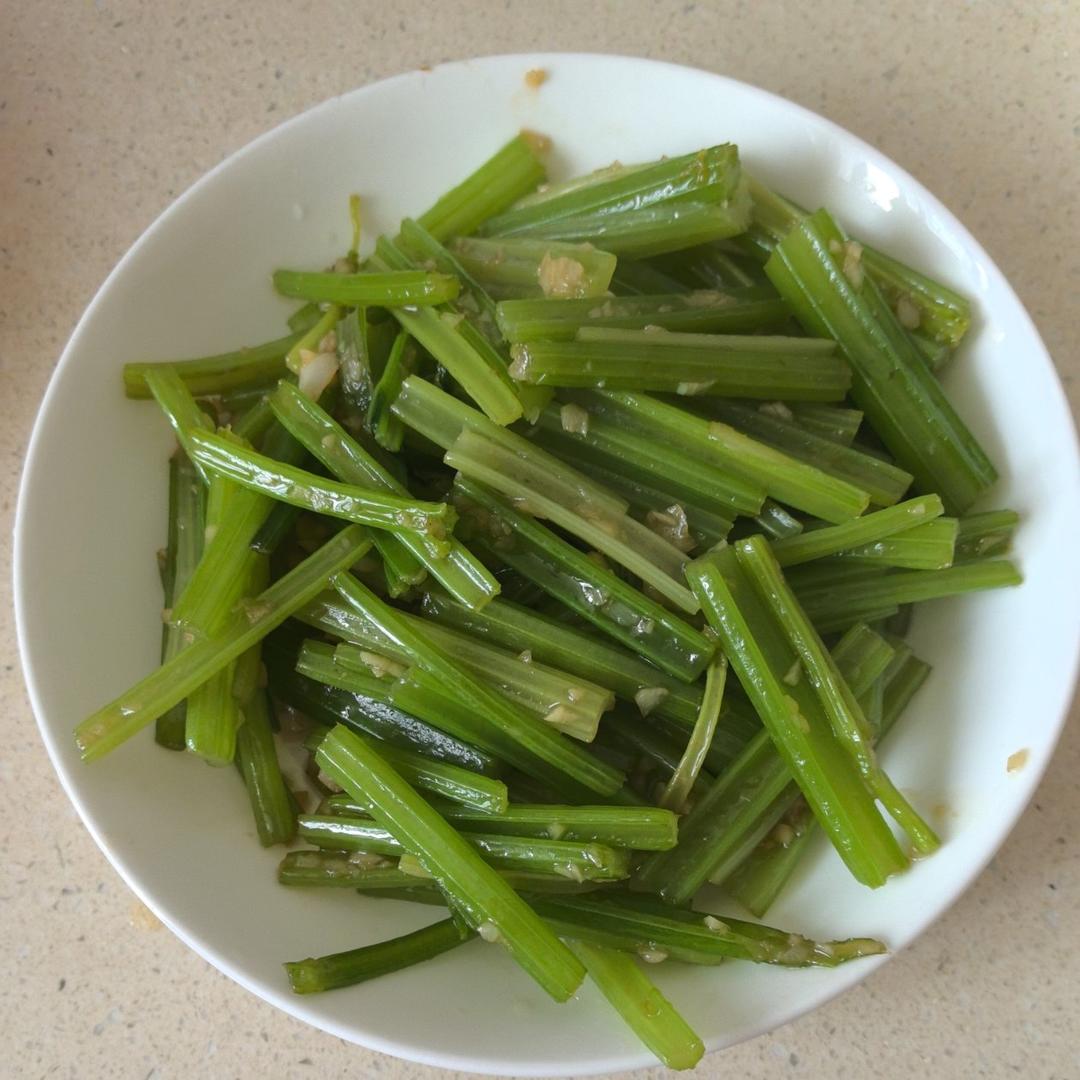 素炒芹菜