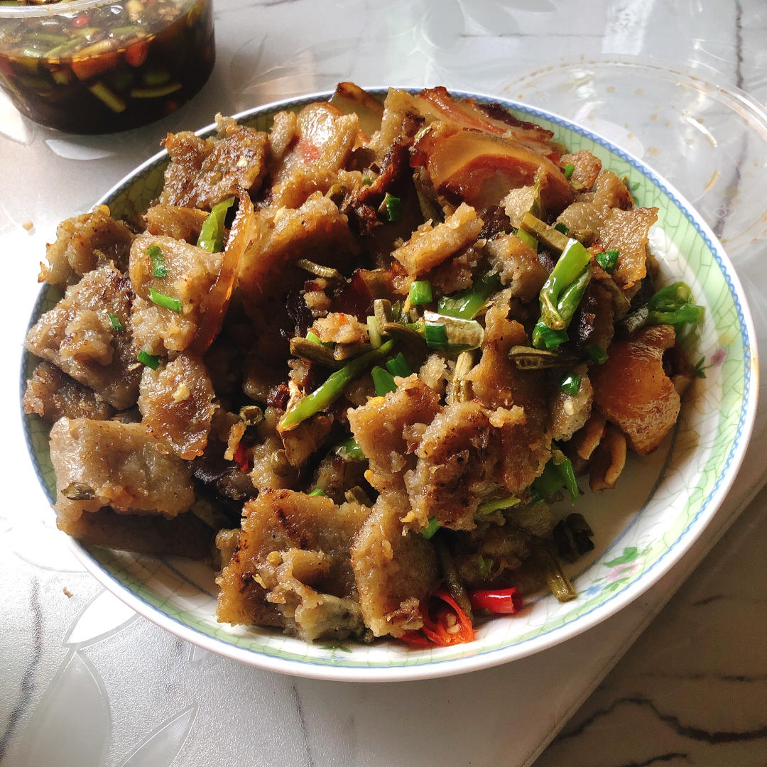 ［传承］陕南洋芋粑粑炒腊肉