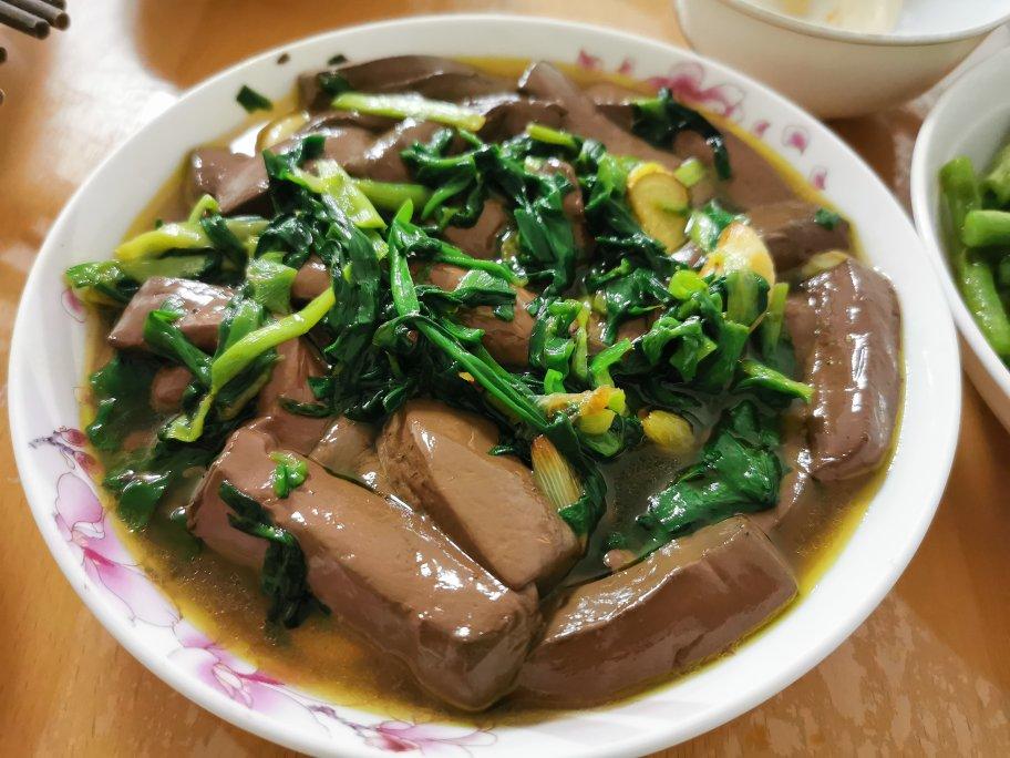 韭菜炒鸭血