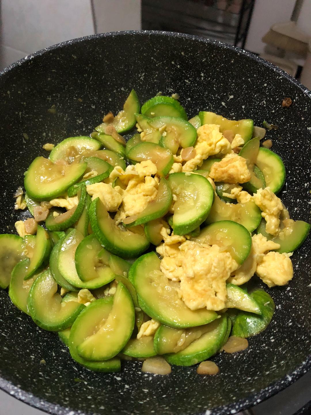 西葫芦炒鸡蛋