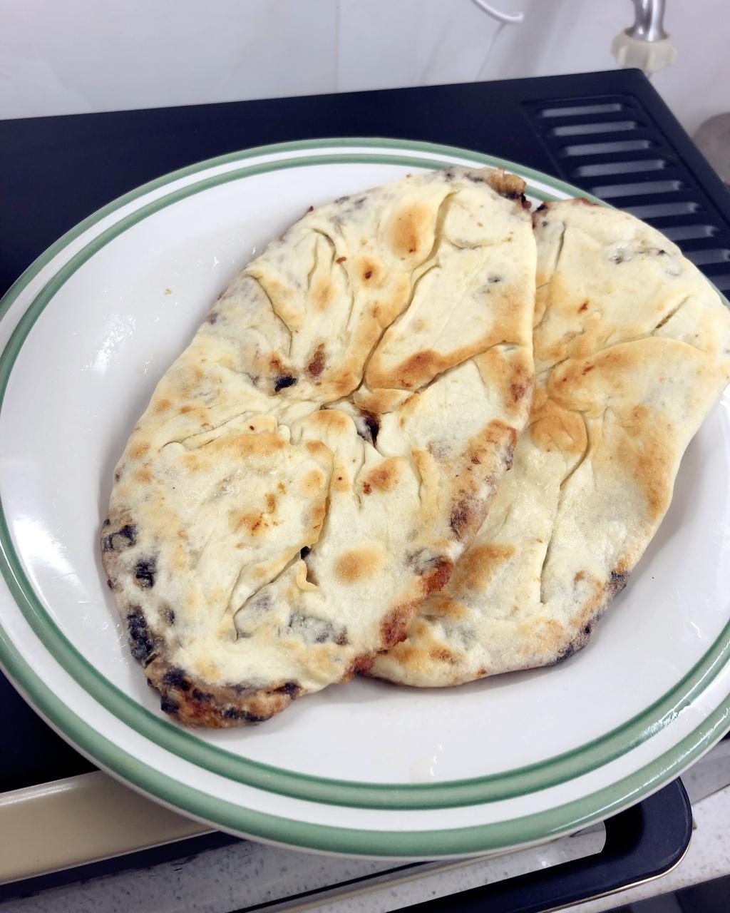 终于做出了记忆中的梅干菜饼