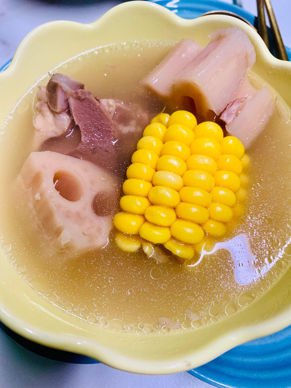 莲藕玉米排骨汤
