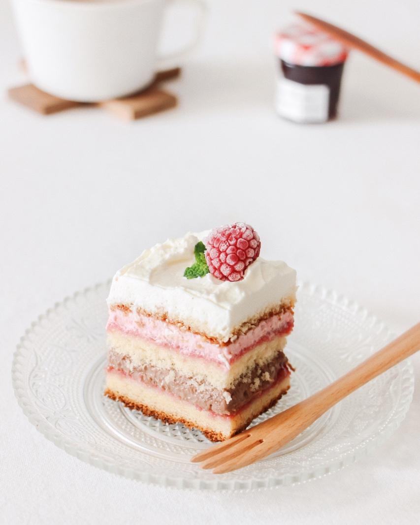 muye做的覆盆子巧克力奶酪夹心蛋糕
