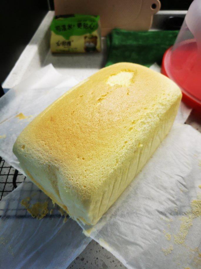 堪比柯基屁股
爆浆芝士🧀古早蛋糕