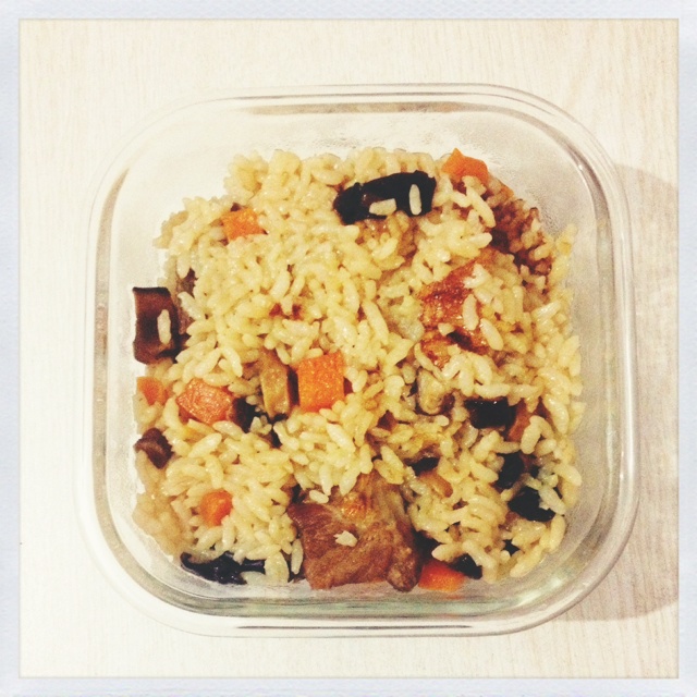 喷香排骨焖饭（爆好吃）