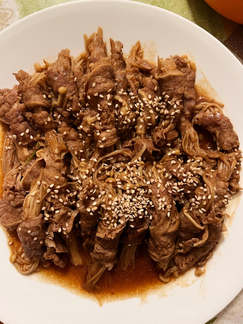 【金针菇肥牛卷】