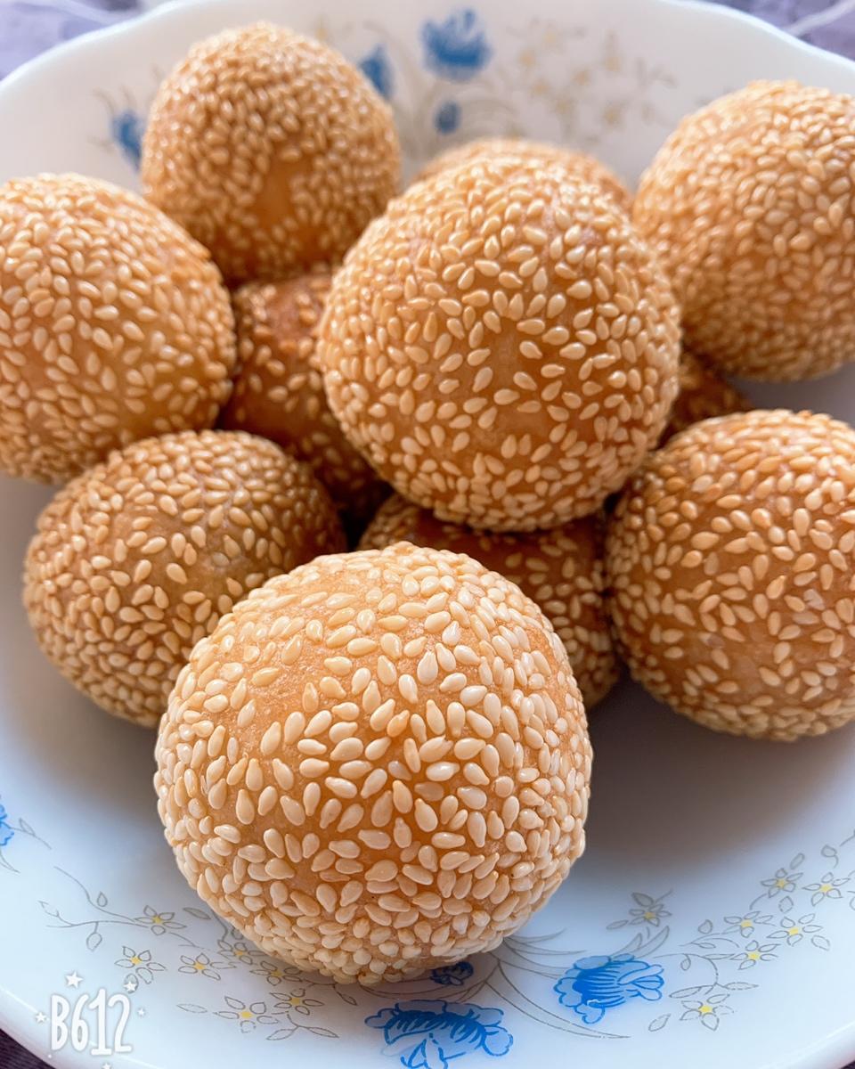 蓝色陶娃娃做的小美的麻球