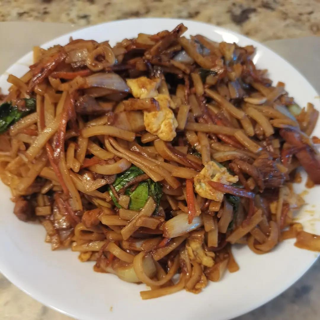 路边摊的炒河粉