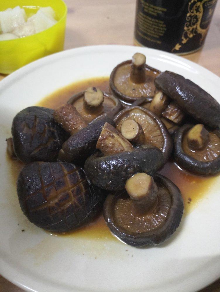 六月小七做的油焖花菇