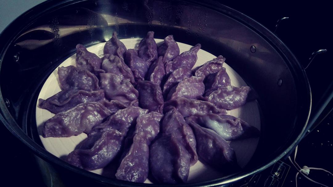 彩色饺子（蔬菜汁）