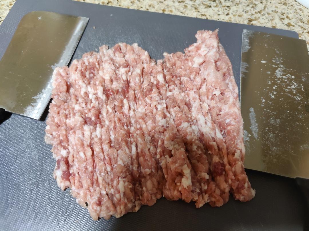 猪肉菜馅饺子     基础饺子的包法