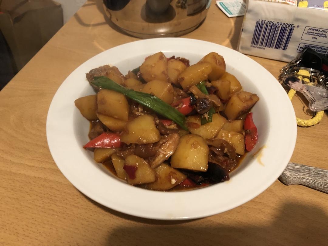 土豆烧鸡（非常下饭哦~）
