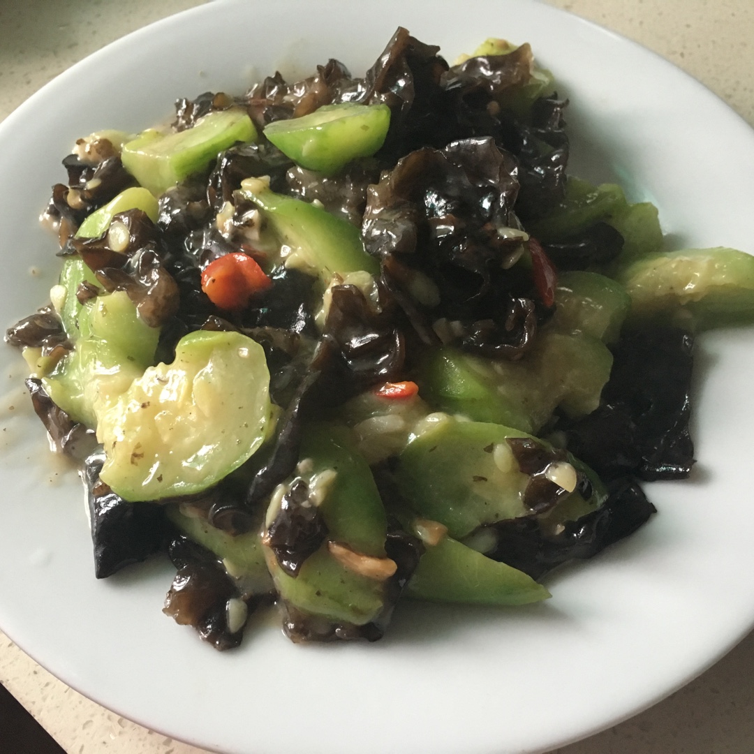 黑木耳炒丝瓜