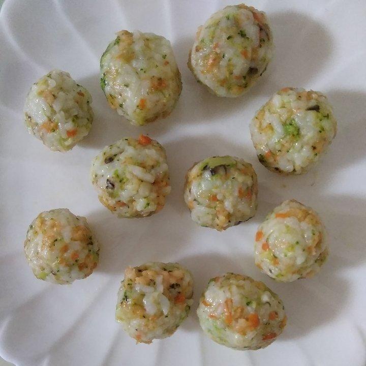 【彩蔬虾仁饭团】营养丰富，宝宝爱吃