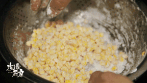 『淘最厨房』玉米烙，酥！的做法 步骤3