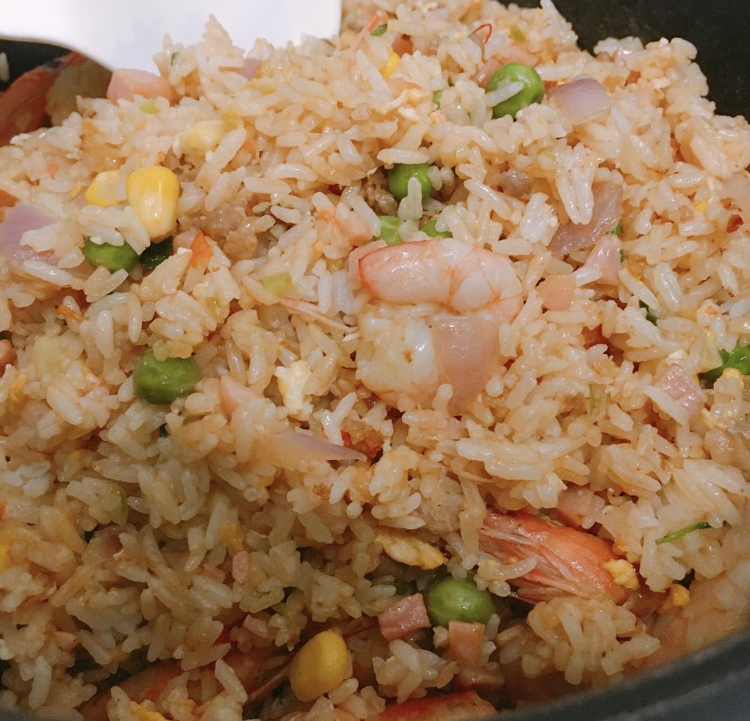 番茄鲜虾炒饭