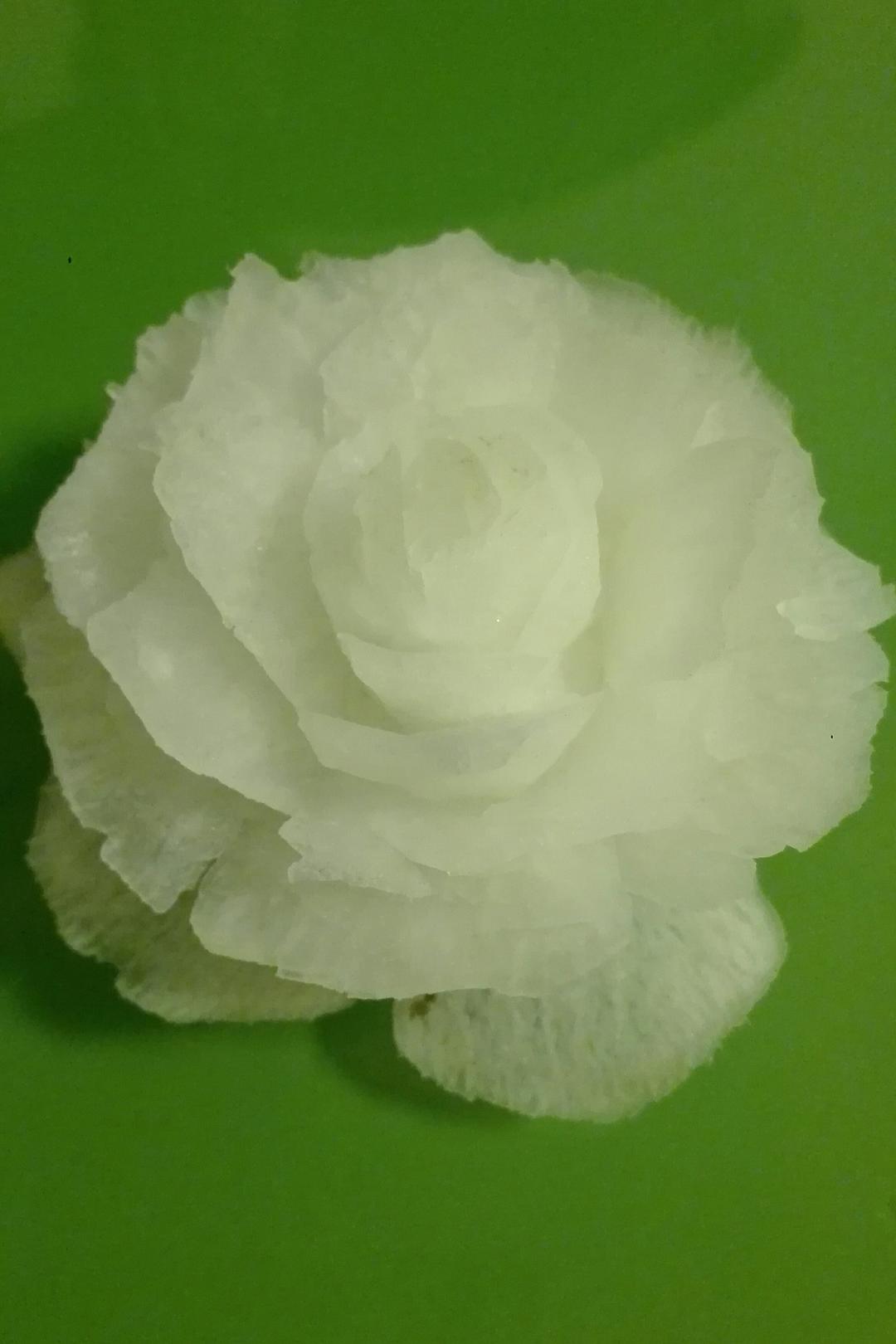 雕刻萝卜花让你的菜肴锦上添花