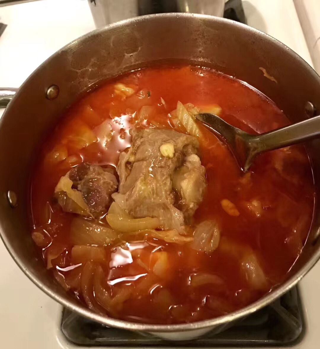 番茄杂菜牛尾汤