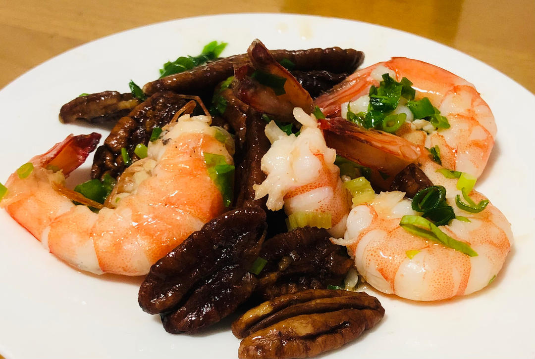 碧根果黄油蒜香虾