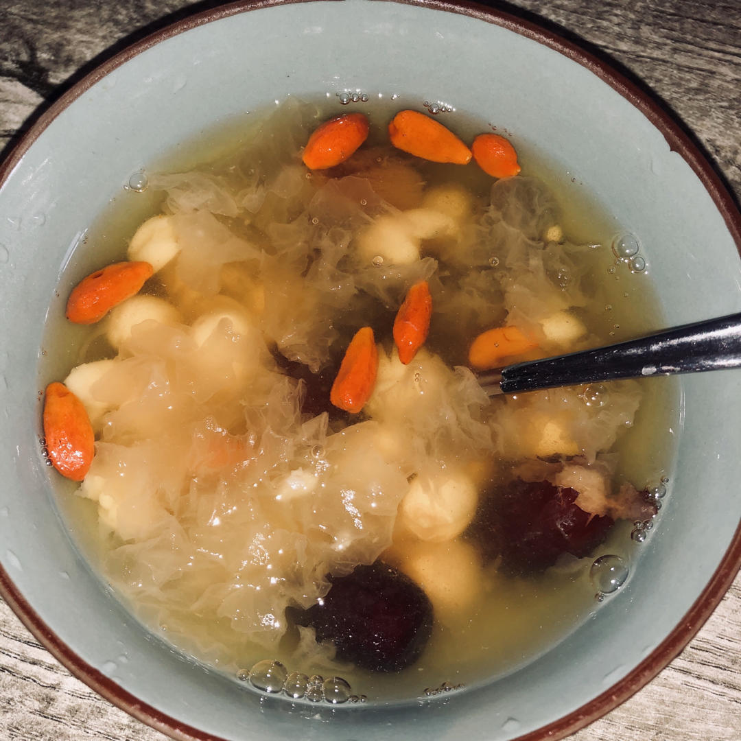 红枣银耳莲子羹（有出胶质、出胶，懒人的电压力锅版）