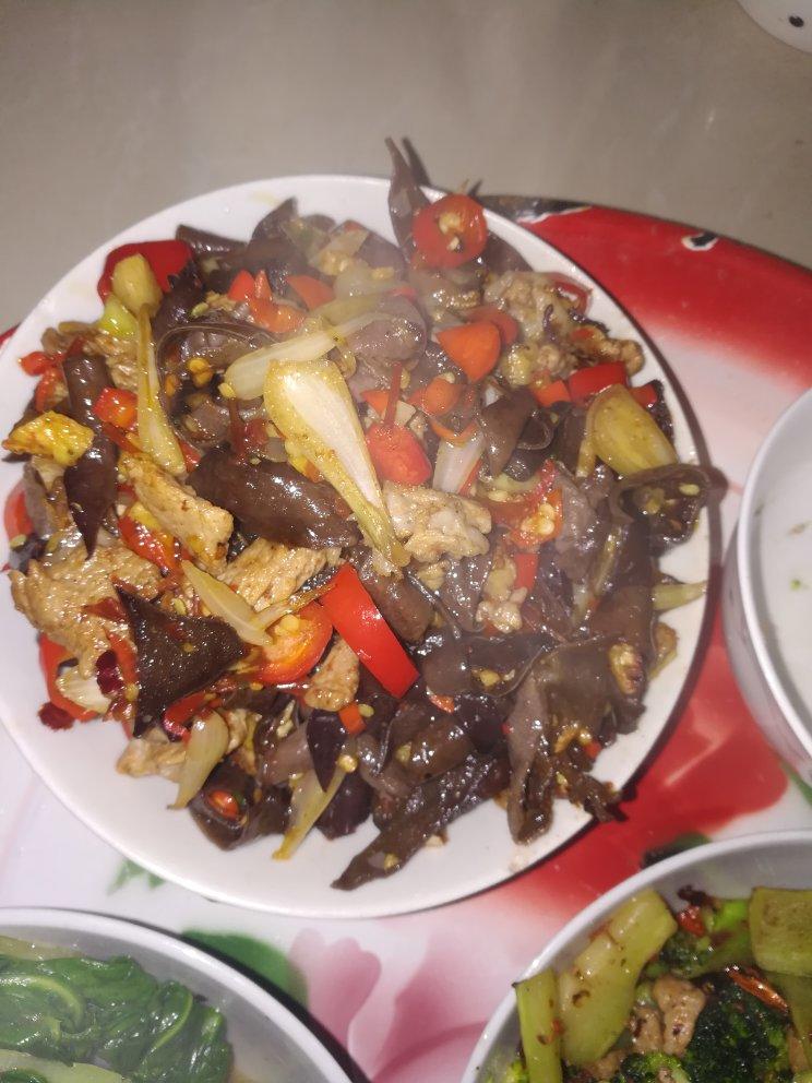 超下饭的木耳炒肉