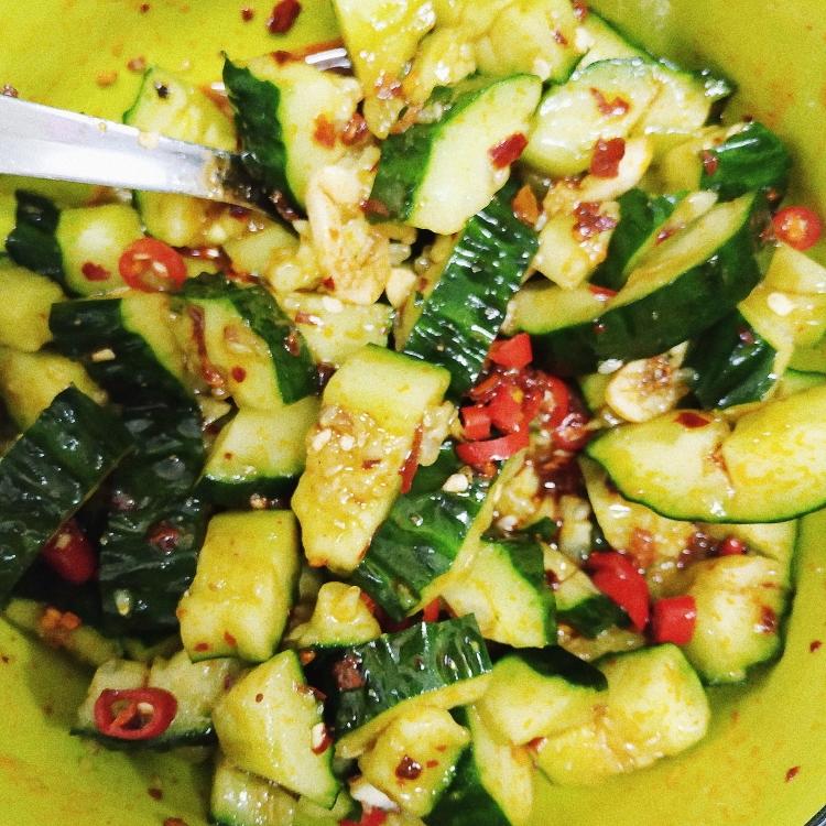 超好吃的的刀拍黄瓜拍拍拍