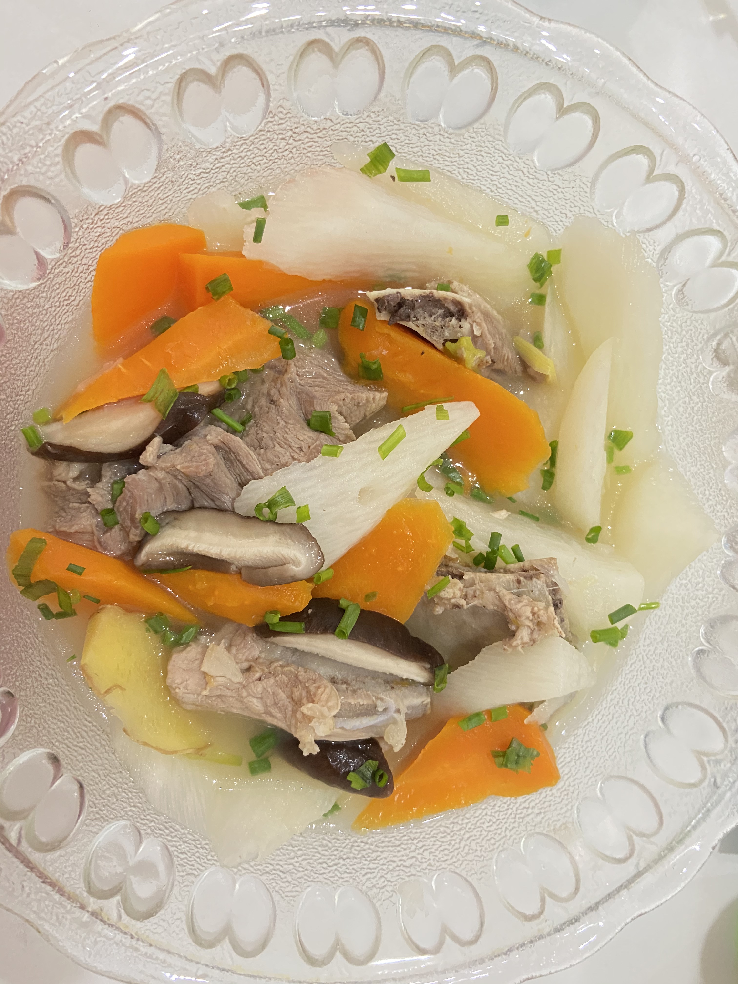 山药胡萝卜炖肉汤的做法