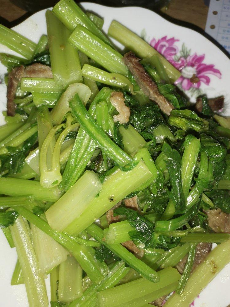 芹菜炒肉