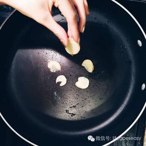 超模廚房｜香煎三文魚配芦笋的做法 步骤1