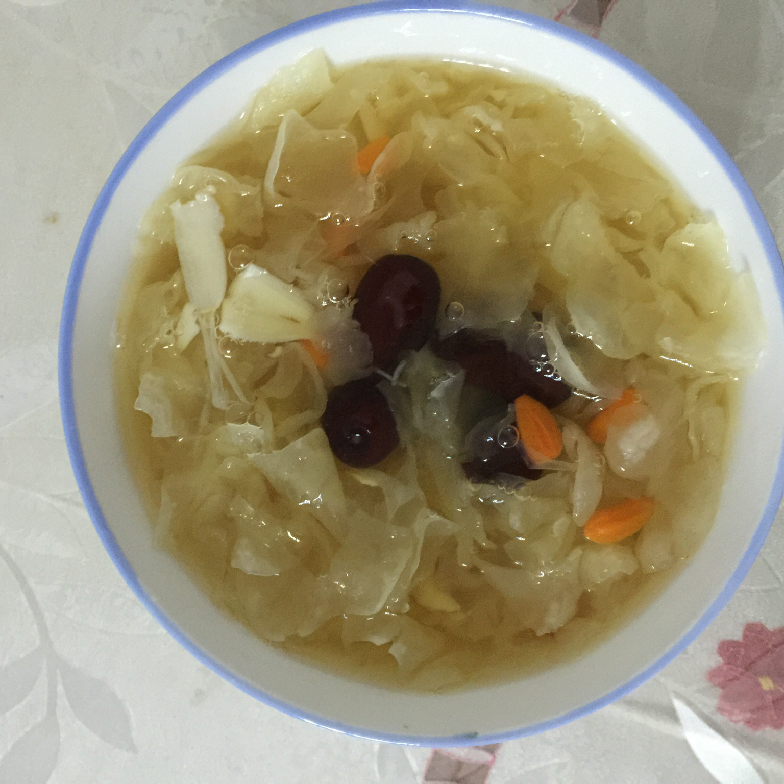 百合红枣银耳汤