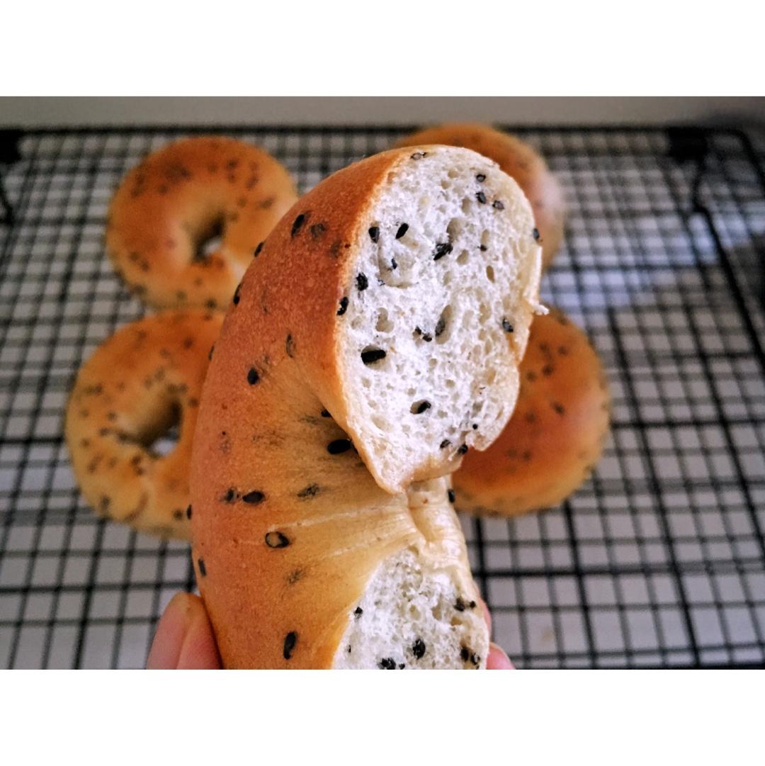 黑芝麻全麦贝果