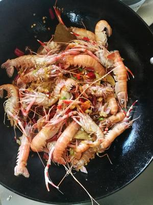 【西黄岛海鲜】麻辣海龙虾的做法 步骤4