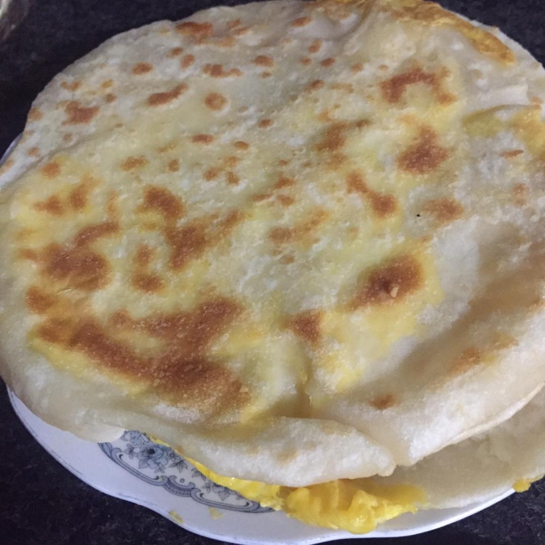 早餐摊的鸡蛋灌饼很好吃？不，我自己做的鸡蛋灌饼更好吃！