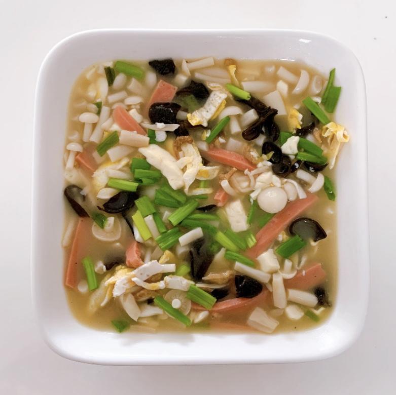 鲜掉眉毛的菌菇豆腐汤