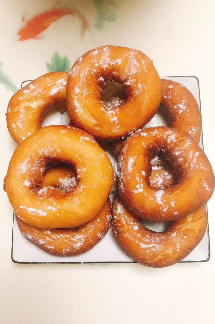 超级好吃的油炸甜甜圈