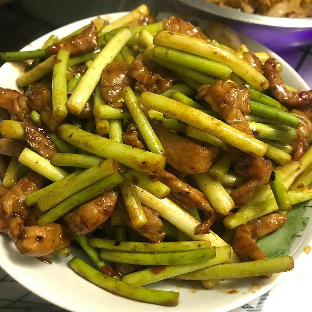 蒜苔炒肉丝