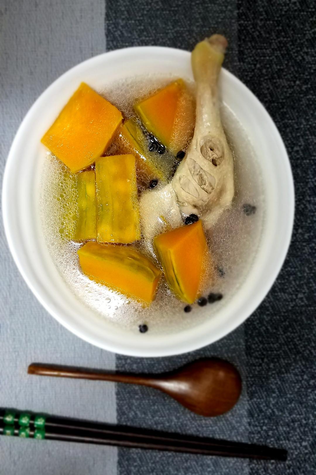 贝贝南瓜鸭腿汤