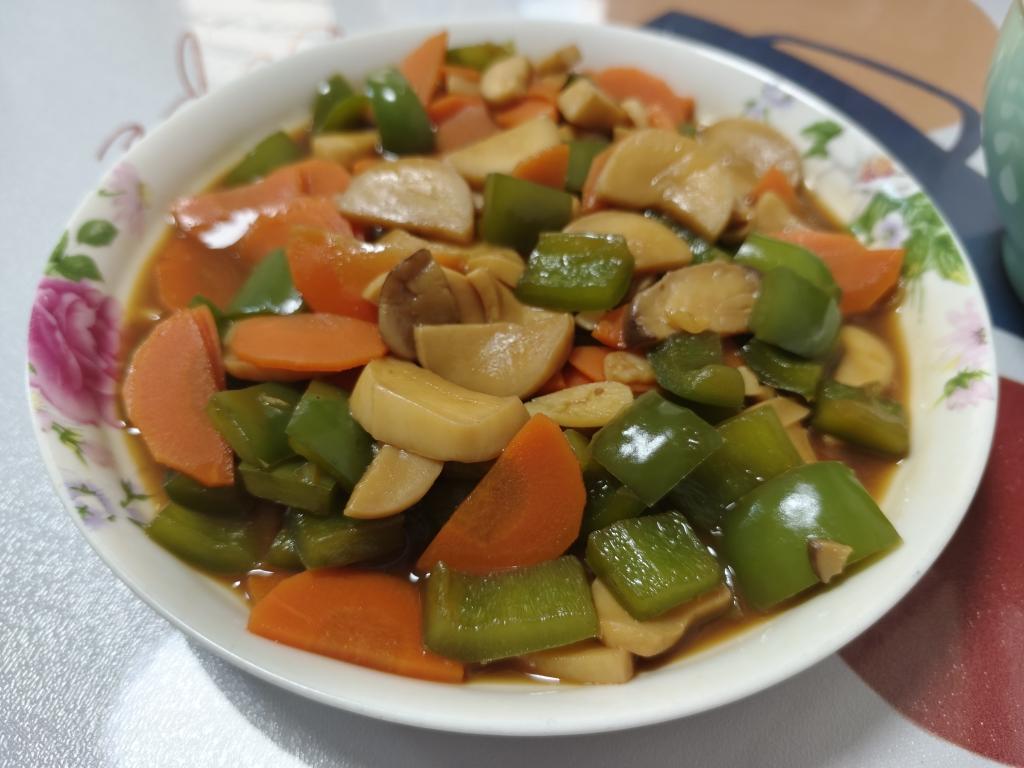 青椒炒胡萝卜丝