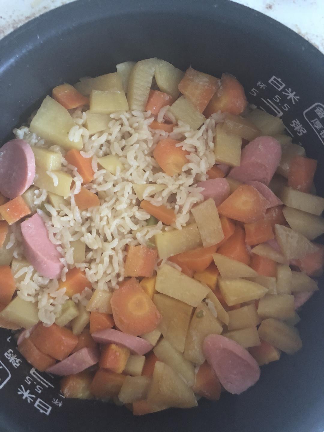 土豆胡萝卜焖饭的做法