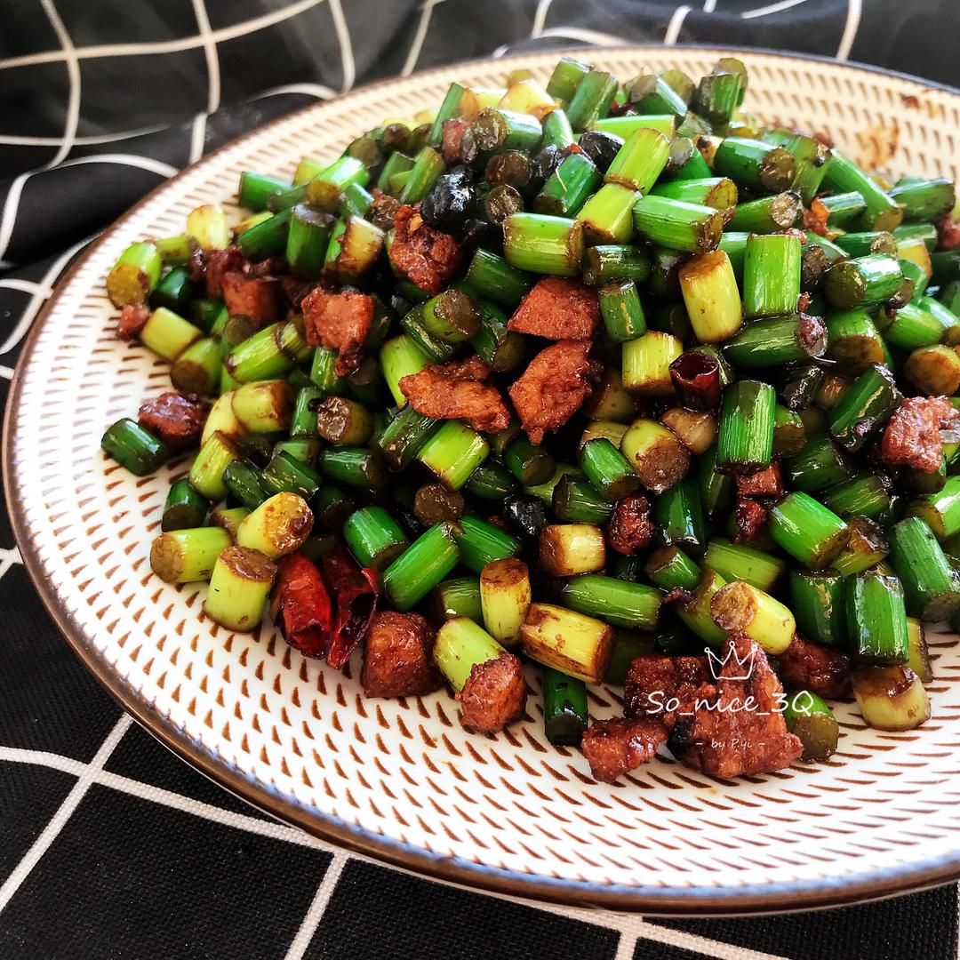 台湾苍蝇头/肉末豆豉炒蒜苔的做法