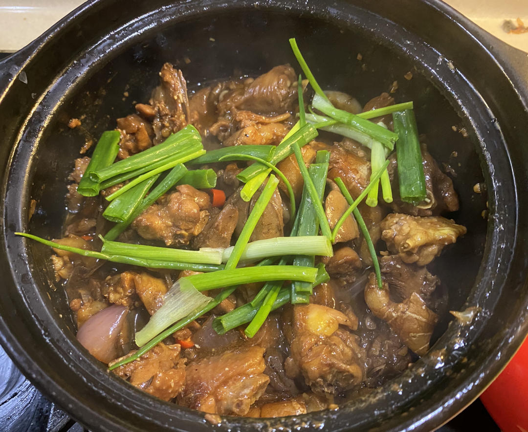 香味十足的沙姜鸡煲